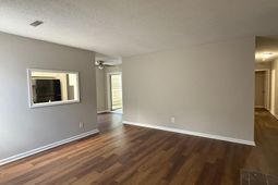 152 Dorchester Manor Boulevard photo 4