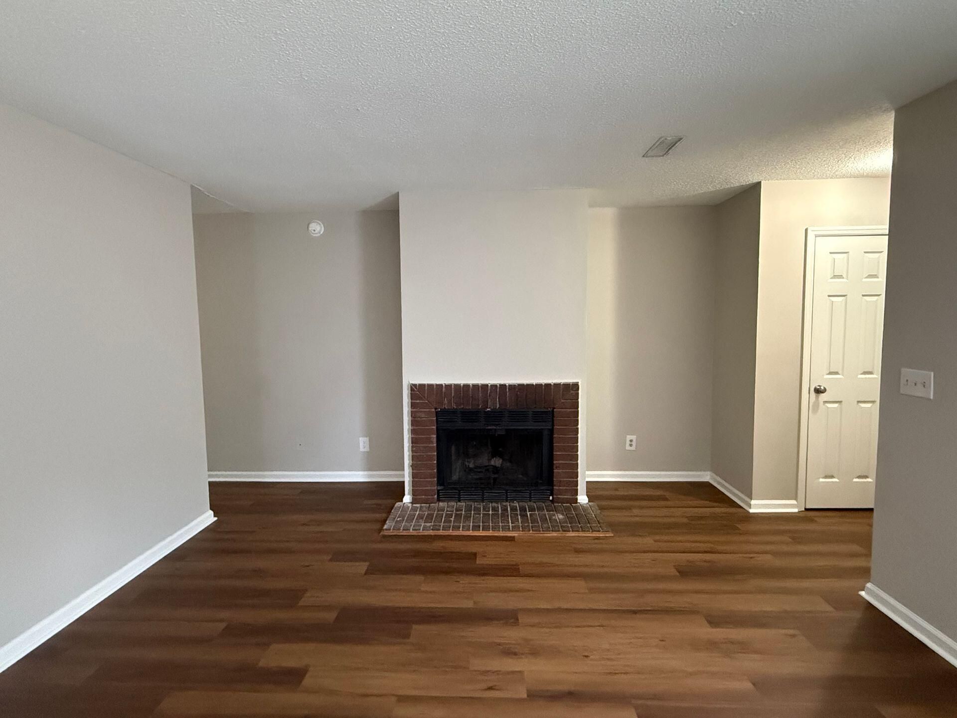 152 Dorchester Manor Boulevard Photo 4