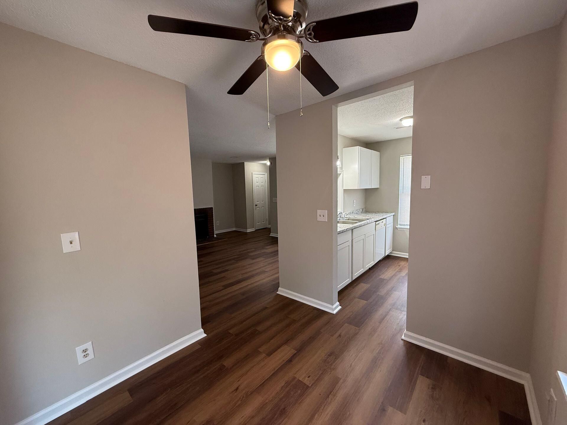 152 Dorchester Manor Boulevard Photo 7