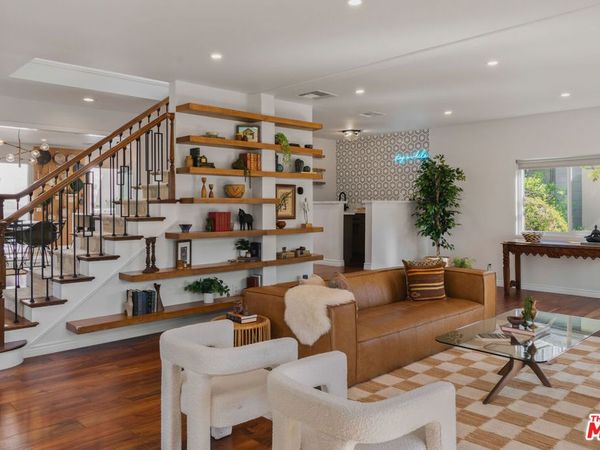 1096 Oban Drive , Los Angeles, CA 90065