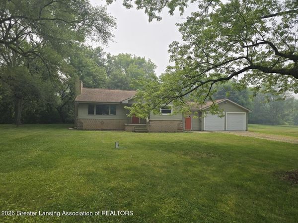 3725 Lansing Road, Perry, MI 48872