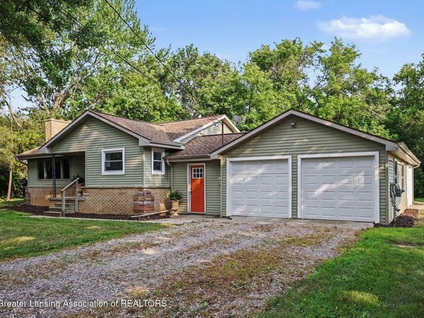 3725 Lansing Road, Perry, MI 48872