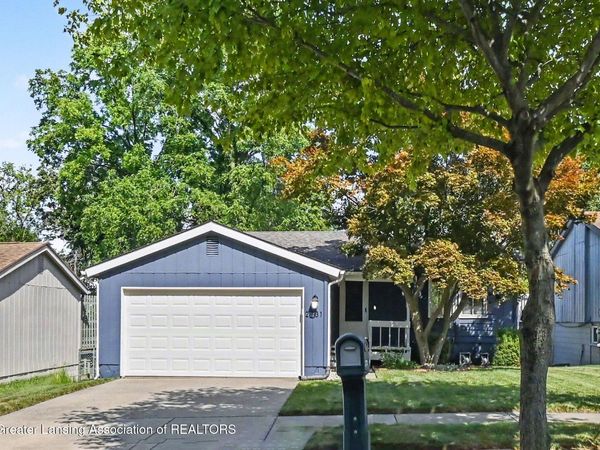 2731 Aurora Drive, Lansing, MI 48910