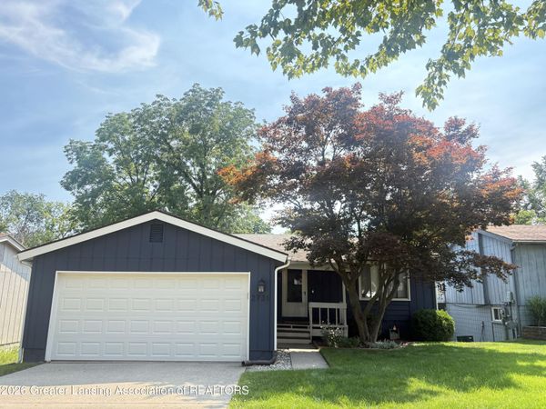 2731 Aurora Drive, Lansing, MI 48910