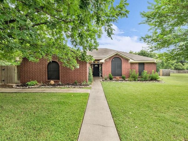907 Dogwood Street, Robinson, TX 76706