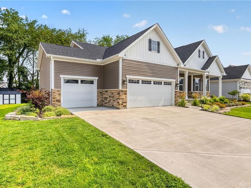 1855 Granada Way, Xenia, OH 45385 Photo 2