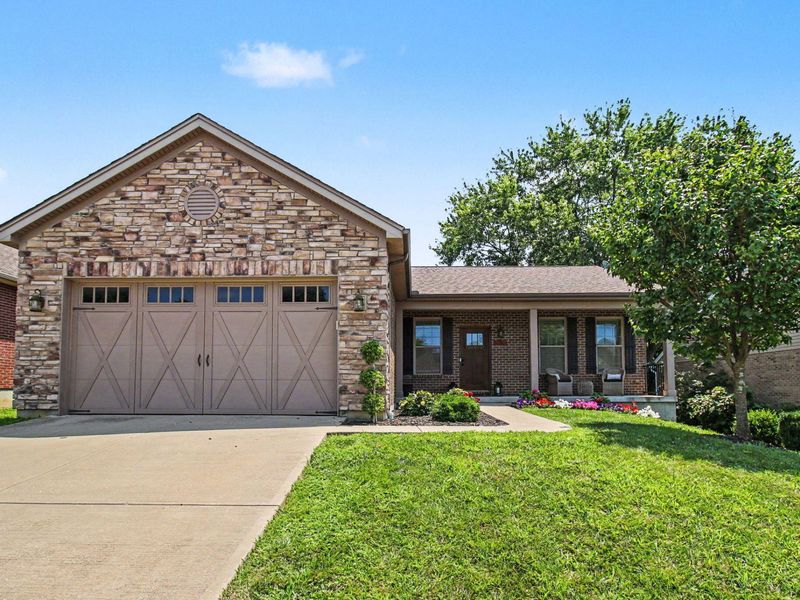 9374 Lago Mar Court, Florence, KY 41042 Photo 2