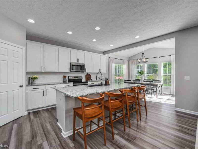 8133 Ashford Circle, North Ridgeville, OH 44039 Photo 10