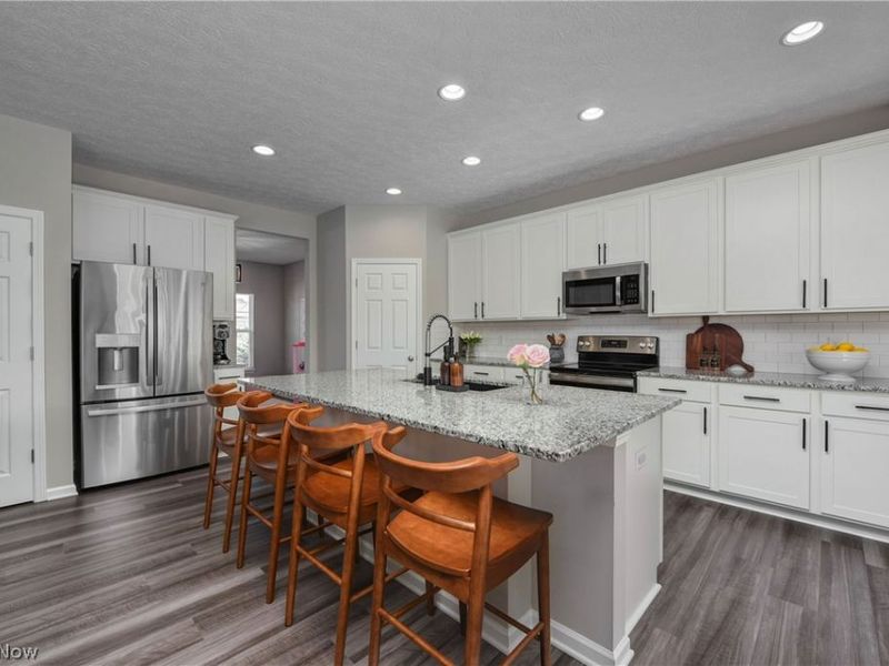 8133 Ashford Circle, North Ridgeville, OH 44039 Photo 11