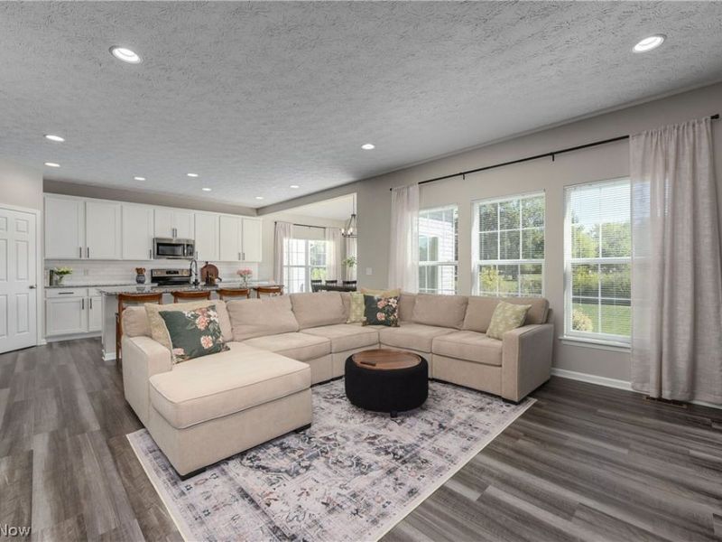 8133 Ashford Circle, North Ridgeville, OH 44039 Photo 16