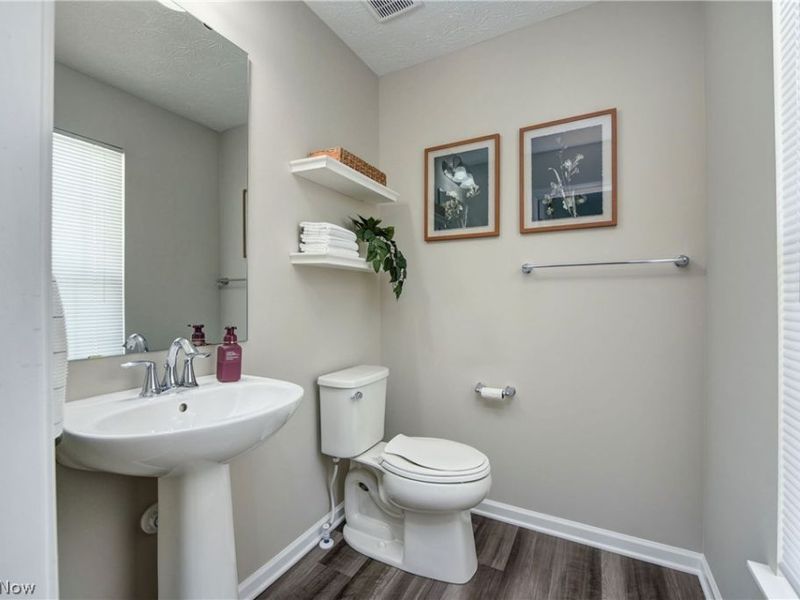 8133 Ashford Circle, North Ridgeville, OH 44039 Photo 18