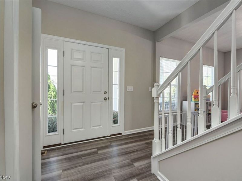 8133 Ashford Circle, North Ridgeville, OH 44039 Photo 3