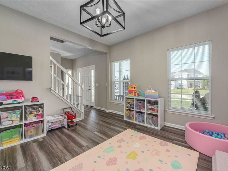 8133 Ashford Circle, North Ridgeville, OH 44039 Photo 6