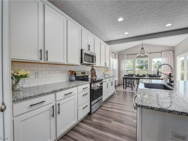 8133 Ashford Circle, North Ridgeville, OH 44039 Photo 7