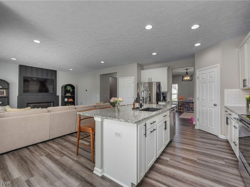 8133 Ashford Circle, North Ridgeville, OH 44039 Photo 9