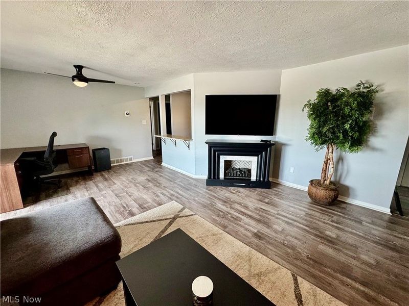 9570 Cove Drive, North Royalton, OH 44133 Photo 2