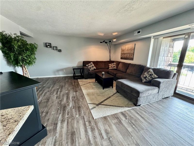 9570 Cove Drive, North Royalton, OH 44133 Photo 3