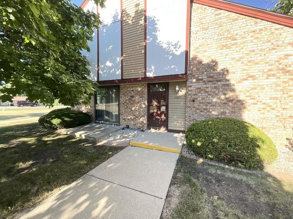 4085 W College AVENUE, Unit 4085, Milwaukee, WI 53221