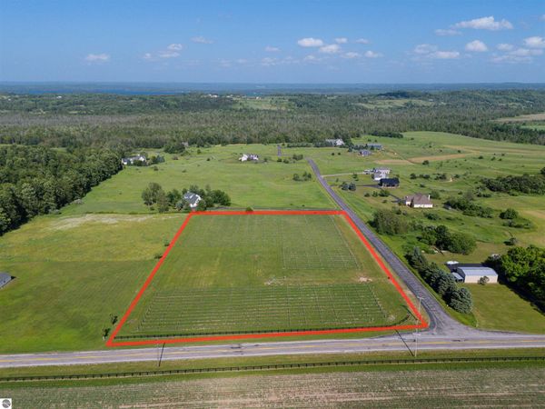 7027 Tobeco Creek Drive, Williamsburg, MI 49690
