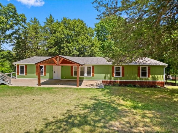 8431 Navajo Trail , Rogers, AR 72756