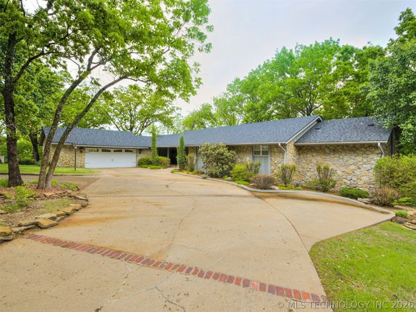 1201 Dogwood Court , Bartlesville, OK 74006