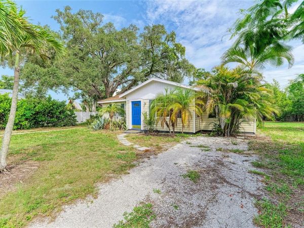 1300 LOMA LINDA COURT, SARASOTA, FL 34239