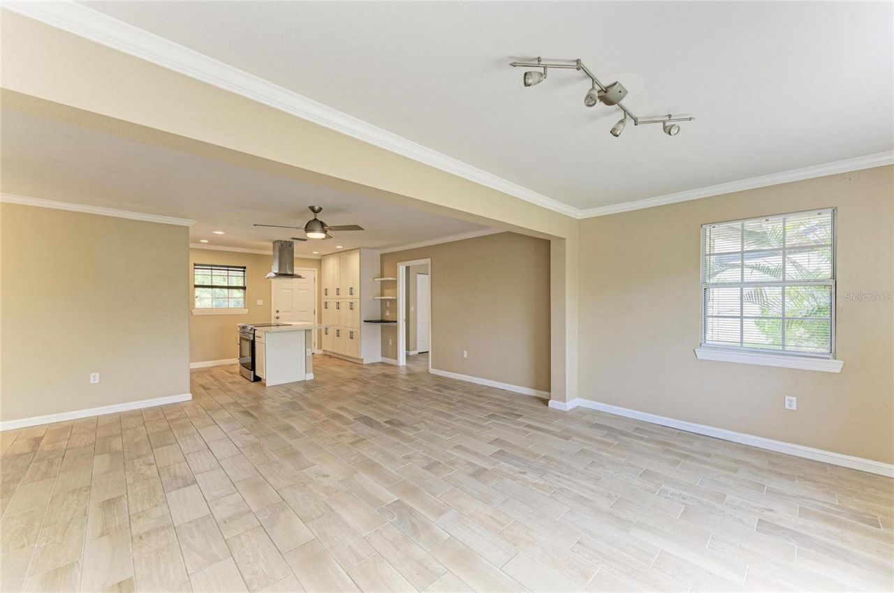 1300 Loma Linda Court , Sarasota, FL 34239 Photo