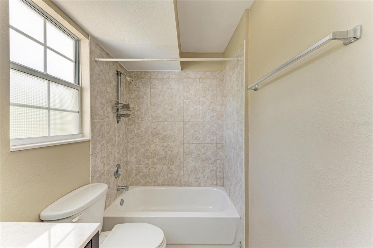 1300 Loma Linda Court , Sarasota, FL 34239 Photo