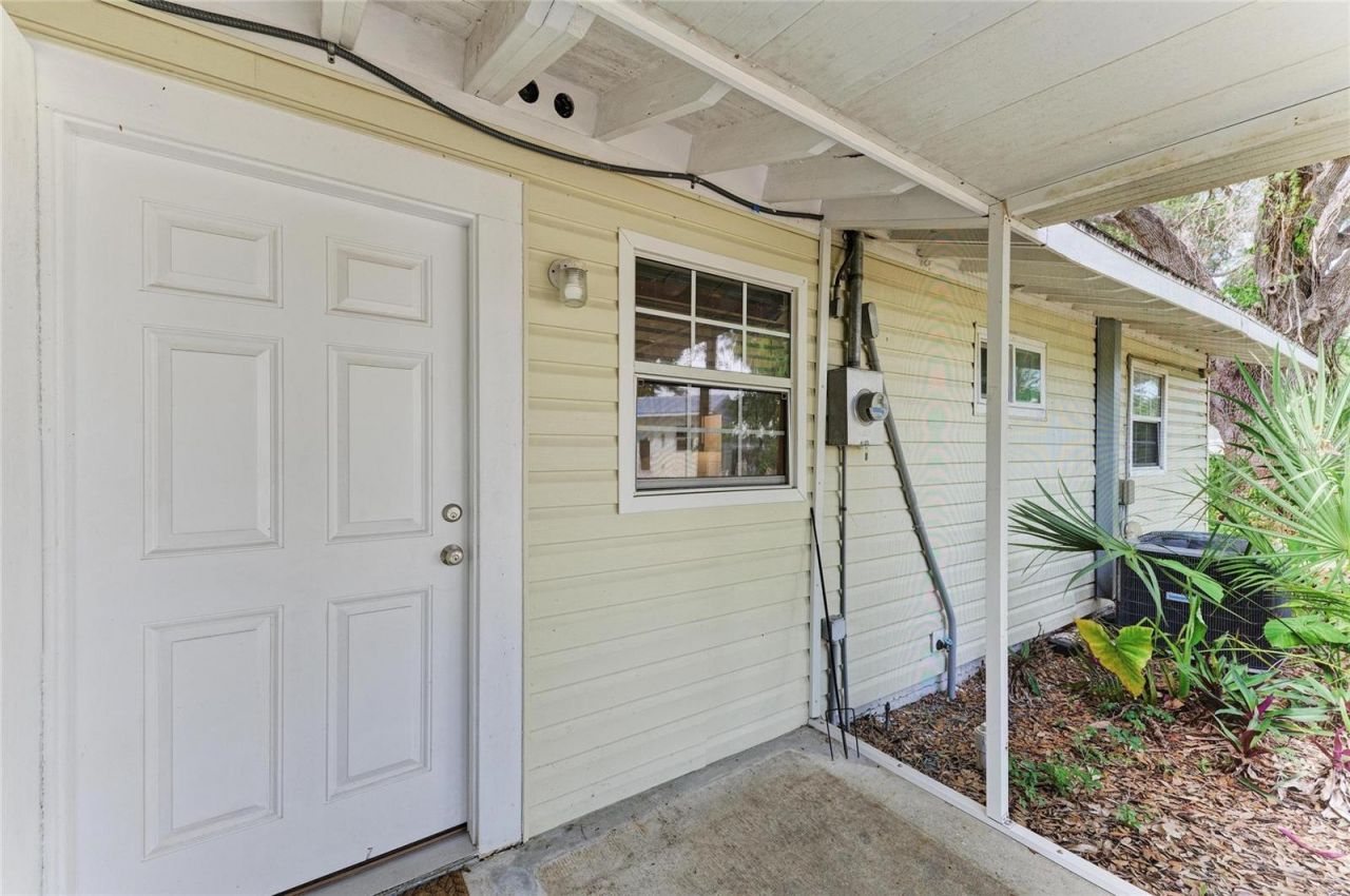 1300 Loma Linda Court , Sarasota, FL 34239 Photo