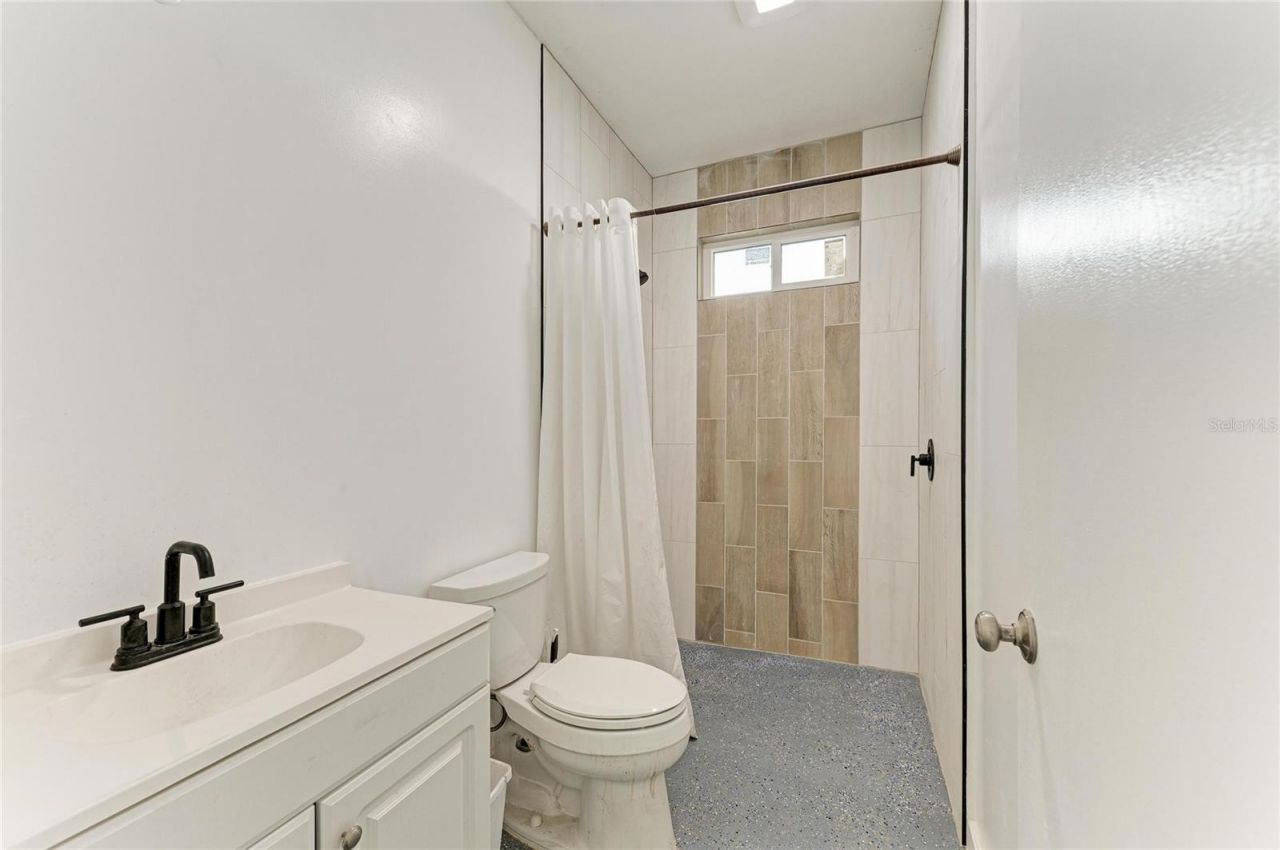 1300 Loma Linda Court , Sarasota, FL 34239 Photo