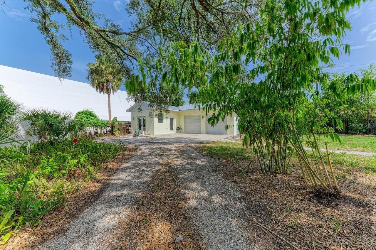 1300 Loma Linda Court , Sarasota, FL 34239 Photo