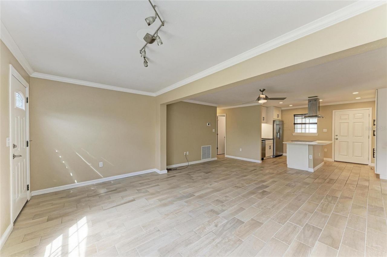 1300 Loma Linda Court , Sarasota, FL 34239 Photo
