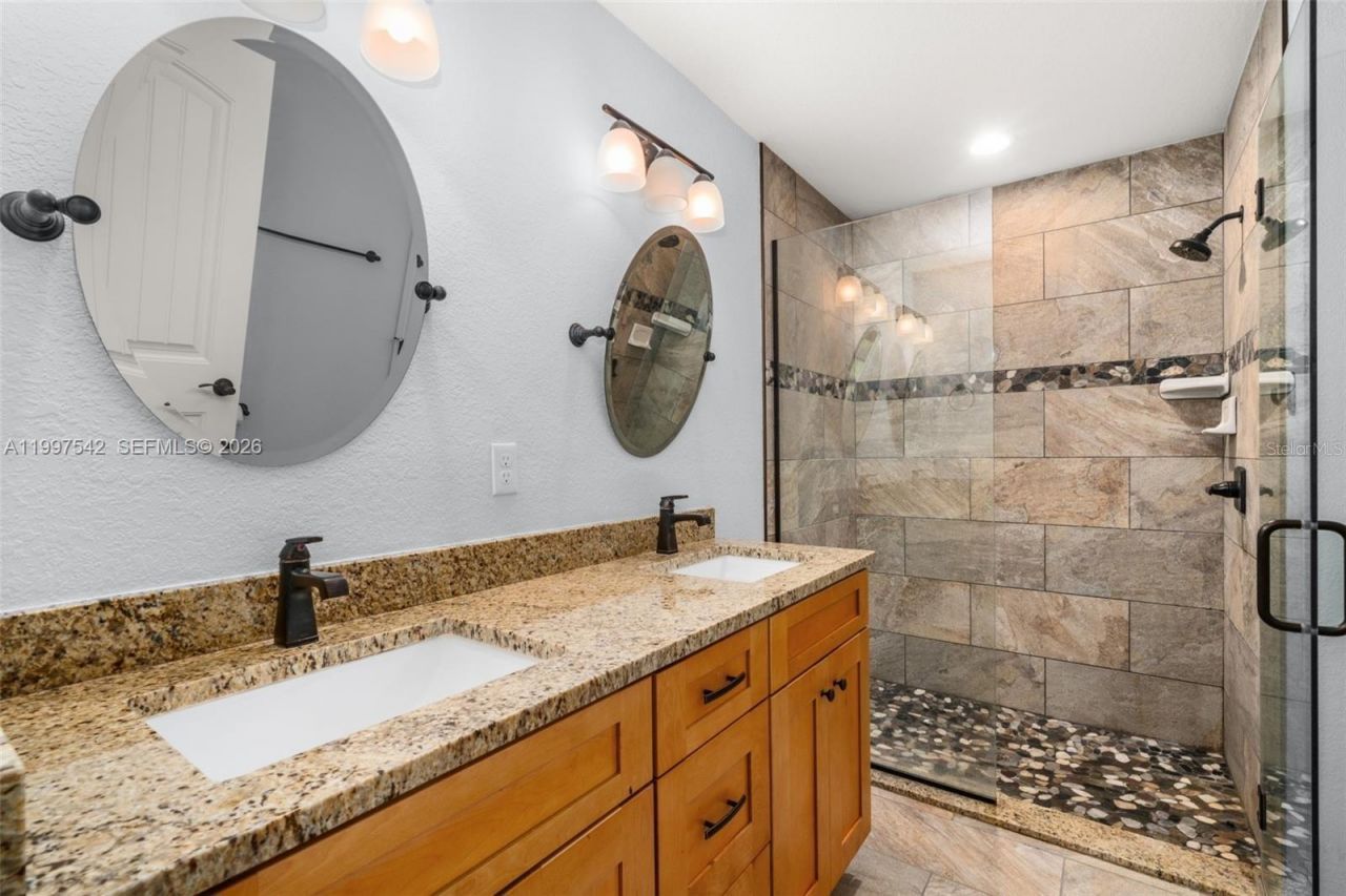 112 NE Bimini Street Ne, Lake Placid, FL 33852 Photo