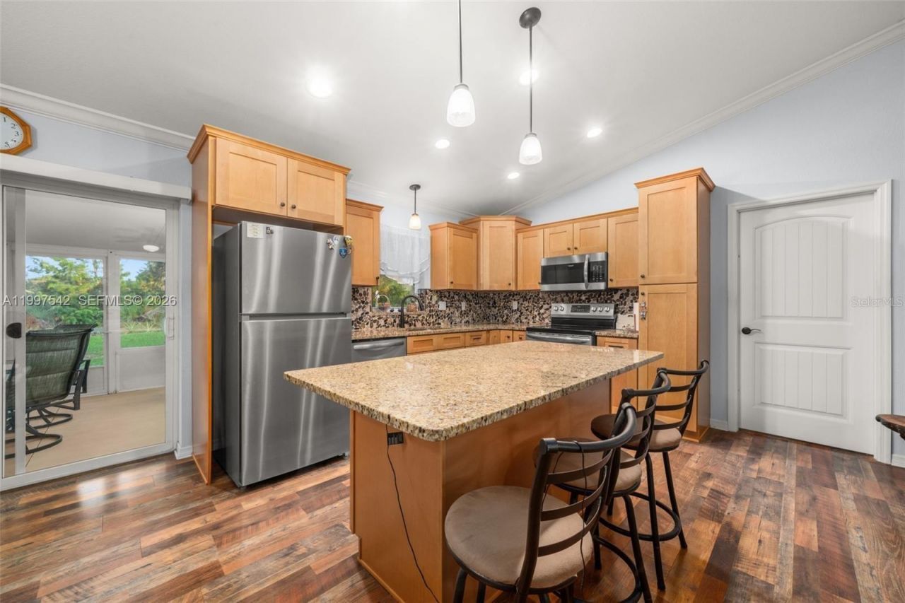 112 NE Bimini Street Ne, Lake Placid, FL 33852 Photo