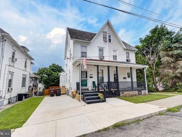 414 W MOUNTAIN AVENUE, PEN ARGYL, PA 18072