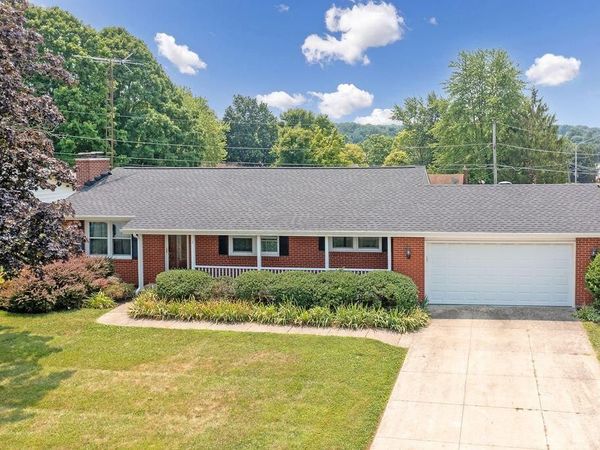 2 Upland Terrace , Mount Vernon, OH 43050