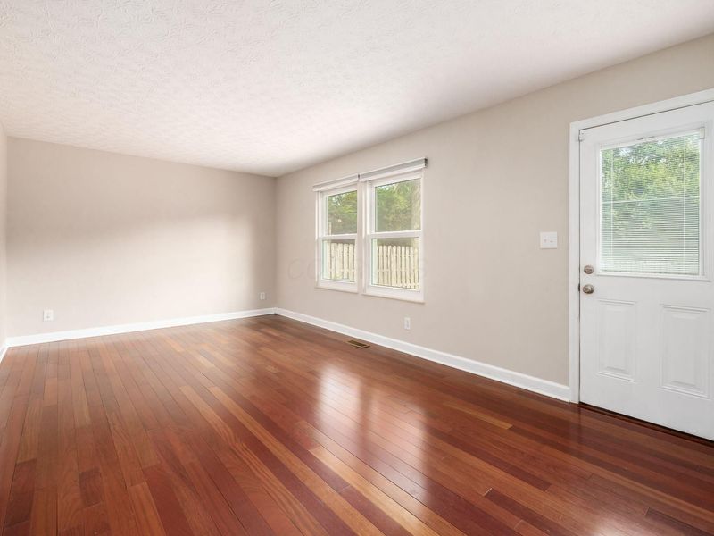 3800 Dinsmore Castle Drive , Columbus, OH 43221 Photo 12