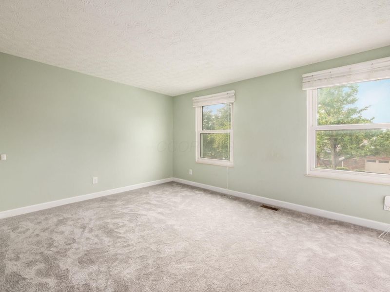 3800 Dinsmore Castle Drive , Columbus, OH 43221 Photo 16
