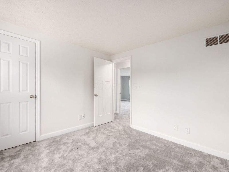 3800 Dinsmore Castle Drive , Columbus, OH 43221 Photo 20