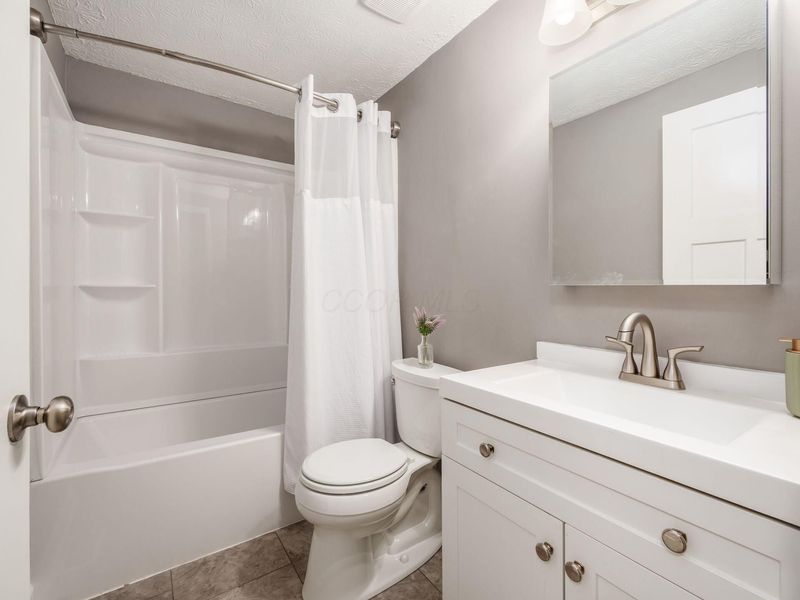 3800 Dinsmore Castle Drive , Columbus, OH 43221 Photo 21