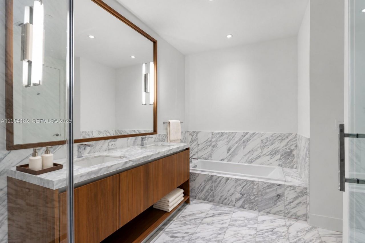 175 SE 25th Rd, Unit 2701, Miami, FL 33129 Photo