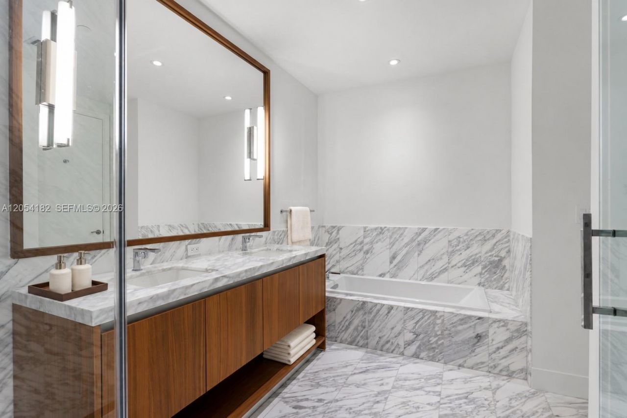 175 SE 25th Rd, Unit 2701, Miami, FL 33129 Photo