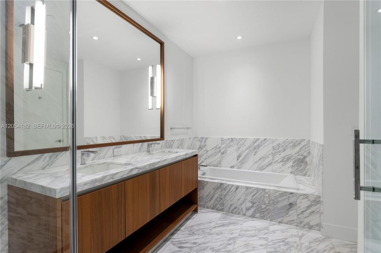 175 SE 25th Rd, Unit 2701, Miami, FL 33129 Photo