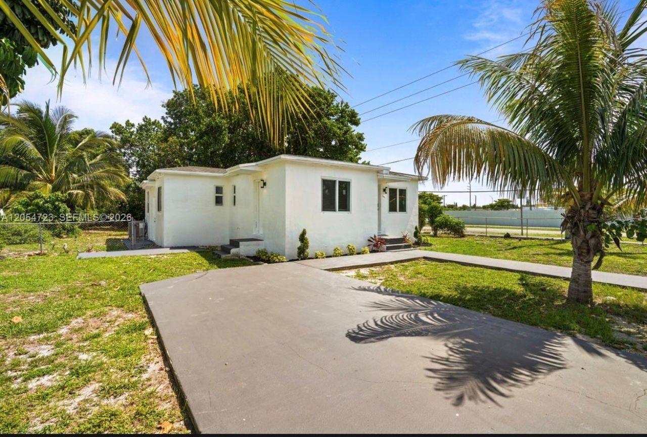 801 NW 105th St, Miami, FL 33150 Photo
