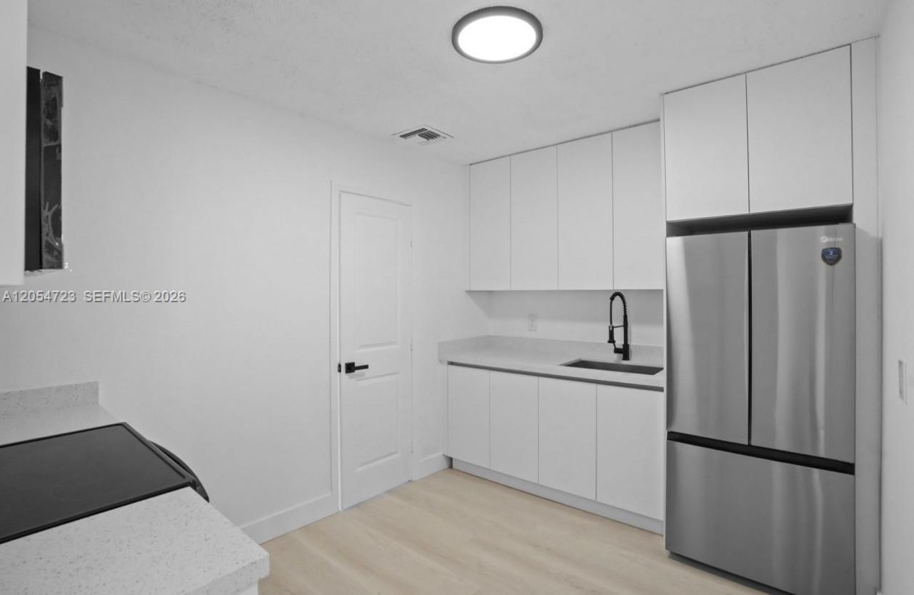801 NW 105th St, Miami, FL 33150 Photo