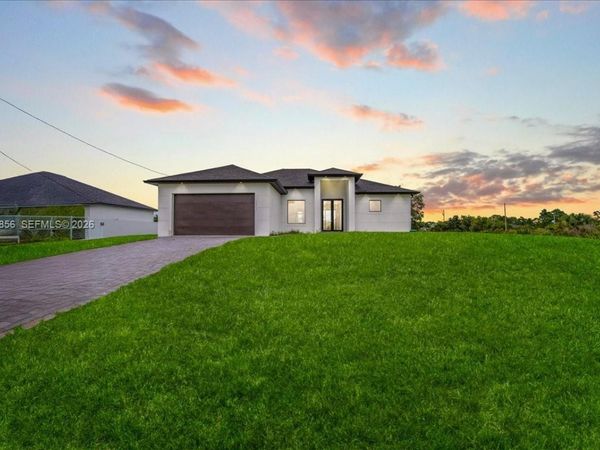 3371 Meadow Rd , Lehigh Acres, FL 33974