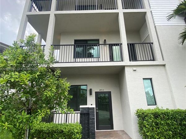 4713 NW 84th Ct , Doral, FL 33166