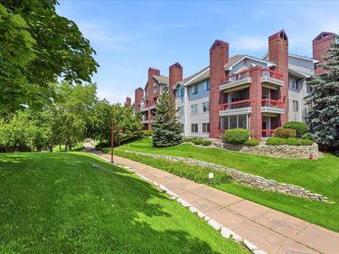 7540 Edinborough Way, Unit 1111, Edina, MN 55435