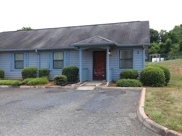 1600 Windsong Court , Winston-Salem, NC 27127