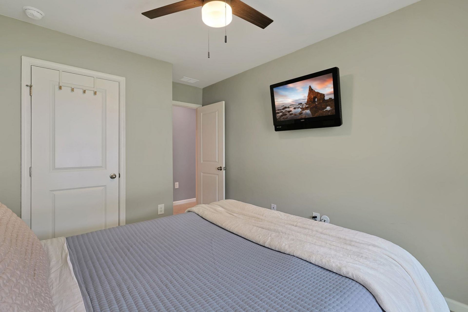 405 El Camino Dr.  Photo 18